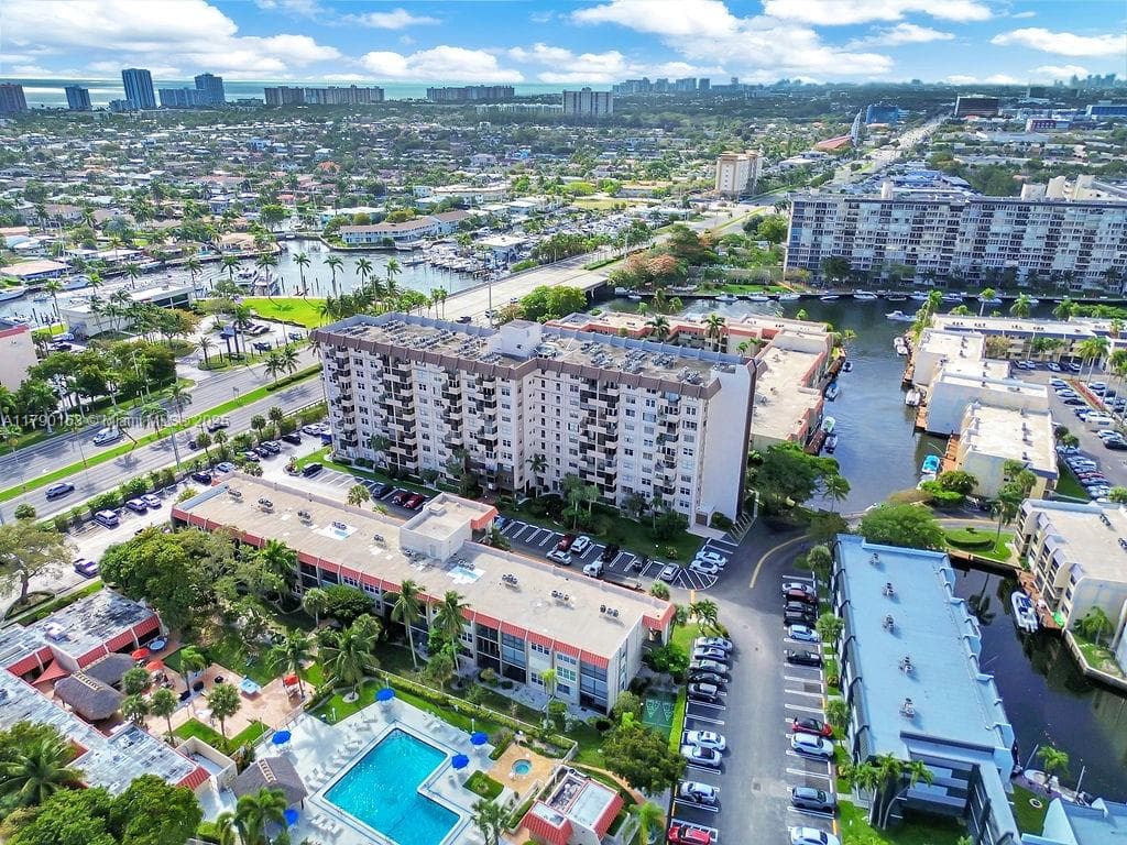 ISLAND CLUB TWO CONDO · #RP405 in Pompano Beach - Photo 1
