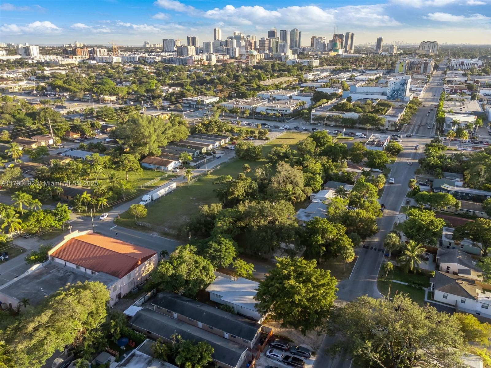 1100 NW 7th Ave photo 38
