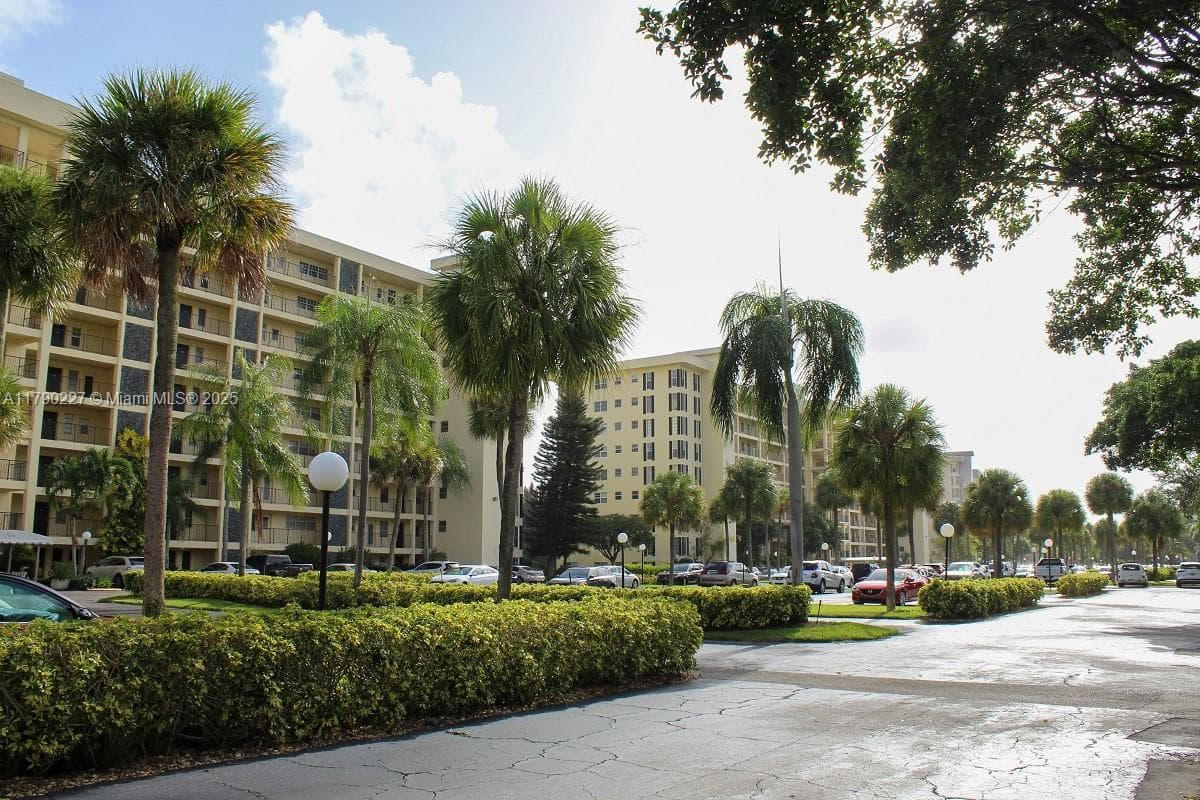 PALM-AIRE COUNTRY CLUB · #108 in Pompano Beach - Photo 3
