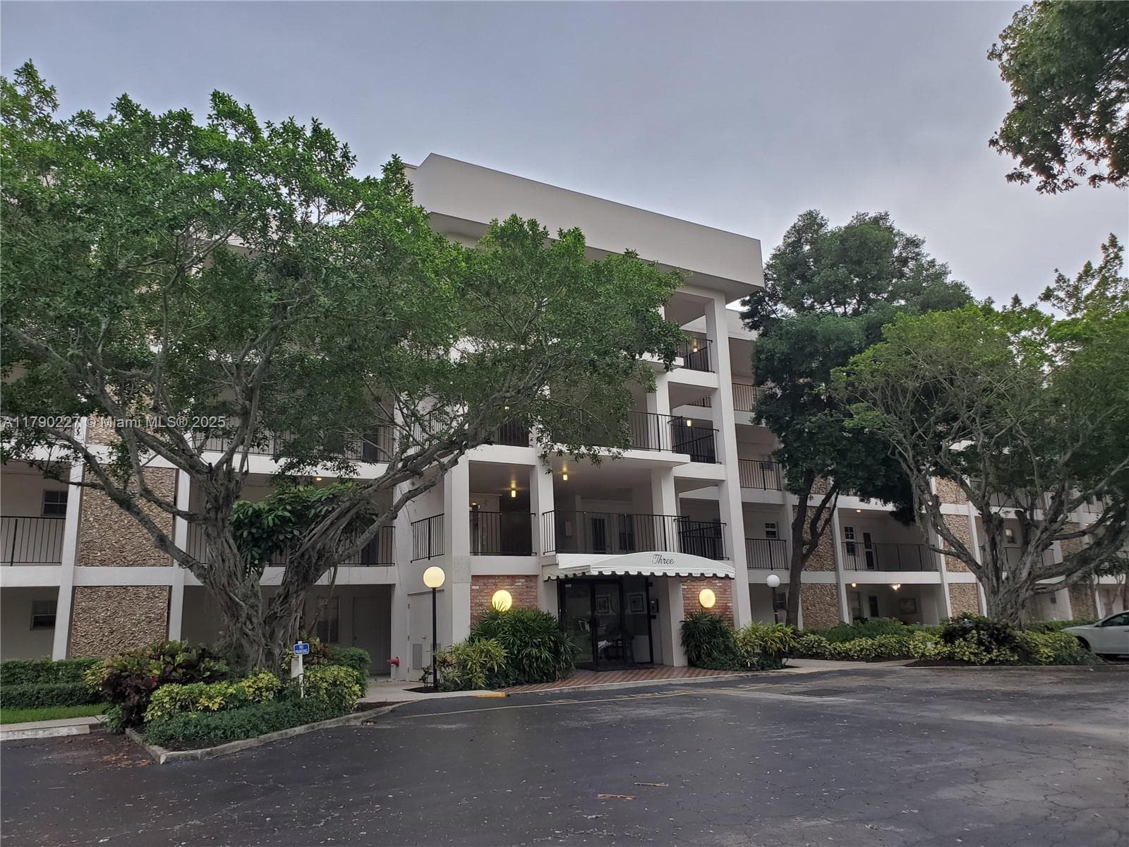 PALM-AIRE COUNTRY CLUB · #108 in Pompano Beach - Photo 4