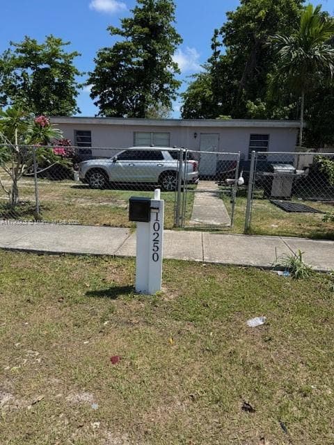 10250 SW 177th St photo 1