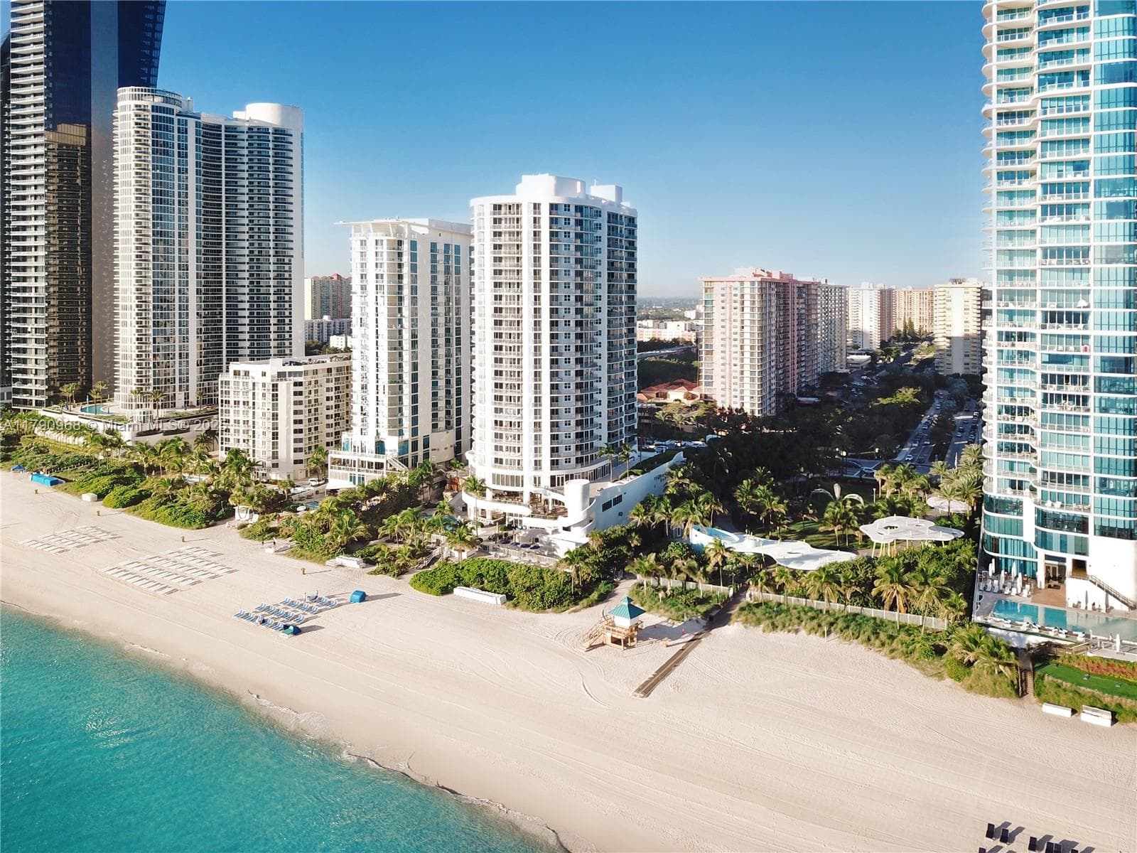 Ocean Point Beach Club · #608 in Sunny Isles Beach - Photo 2