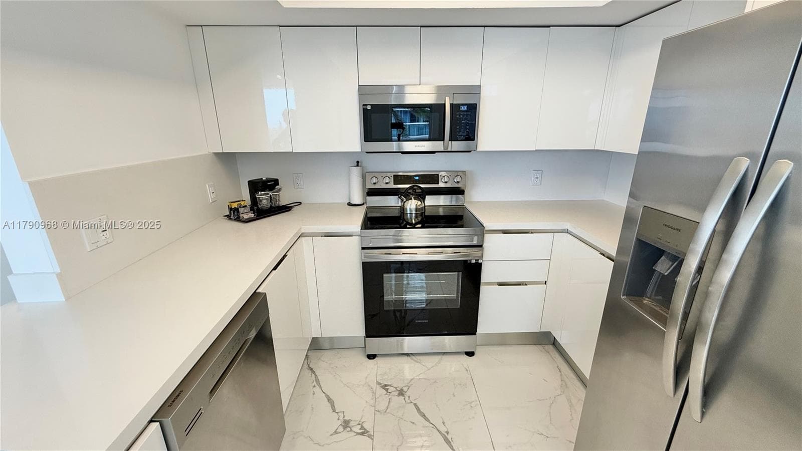 Ocean Point Beach Club · #608 in Sunny Isles Beach - Photo 46