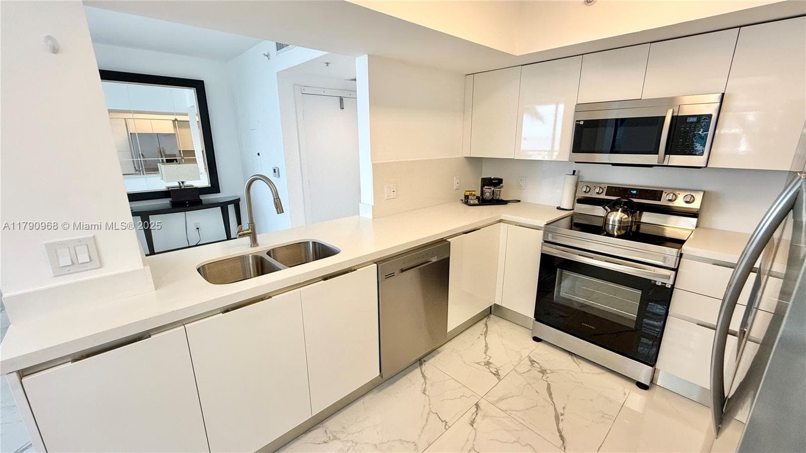 Ocean Point Beach Club · #608 in Sunny Isles Beach - Photo 45