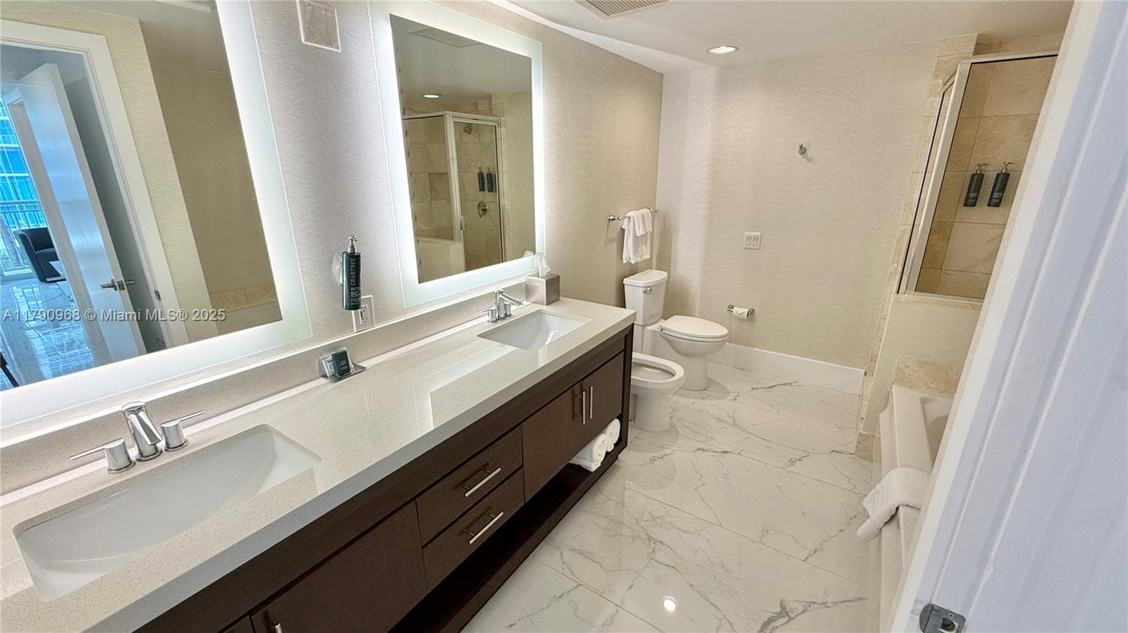 Ocean Point Beach Club · #608 in Sunny Isles Beach - Photo 37