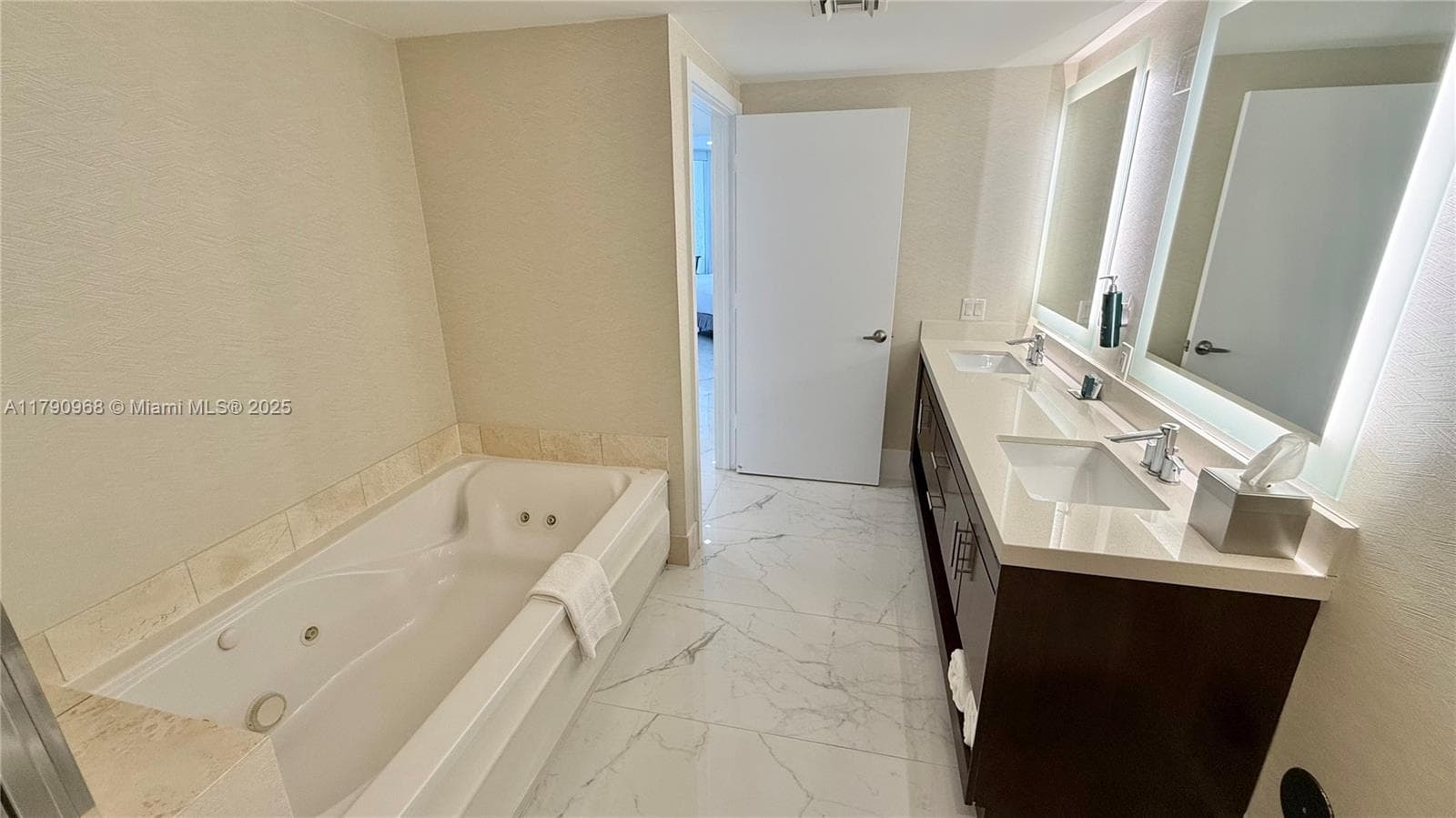 Ocean Point Beach Club · #608 in Sunny Isles Beach - Photo 40