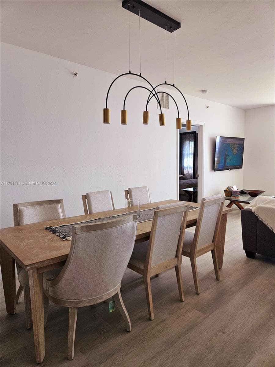 THE OAKS I CONDO · #2202 in North Miami - Photo 2
