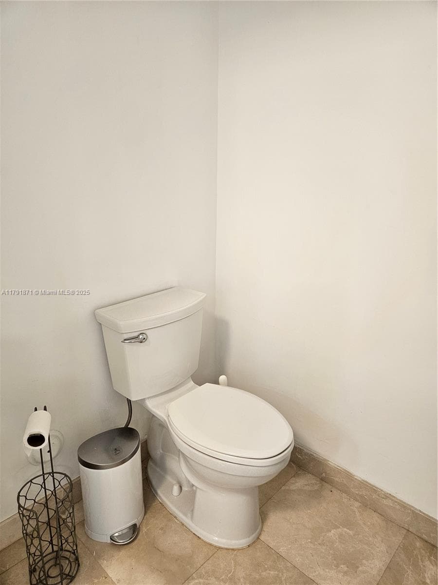 THE OAKS I CONDO · #2202 in North Miami - Photo 16