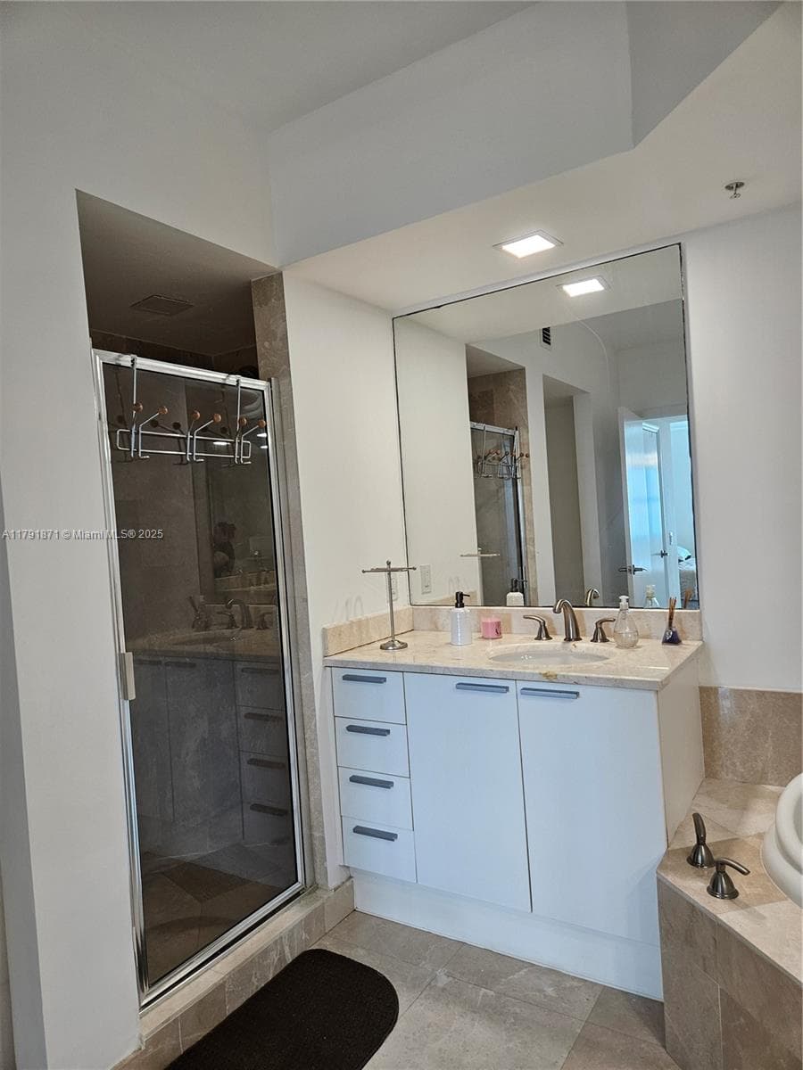 THE OAKS I CONDO · #2202 in North Miami - Photo 14