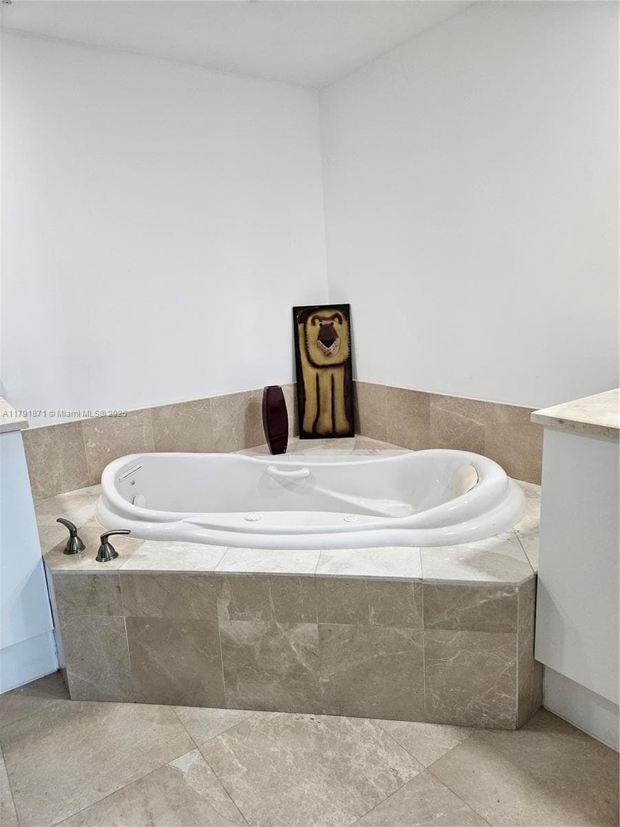 THE OAKS I CONDO · #2202 in North Miami - Photo 15