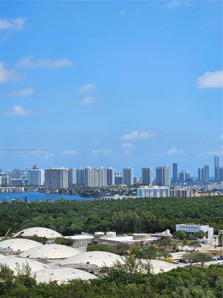 THE OAKS I CONDO · #2202 in North Miami - Photo 21