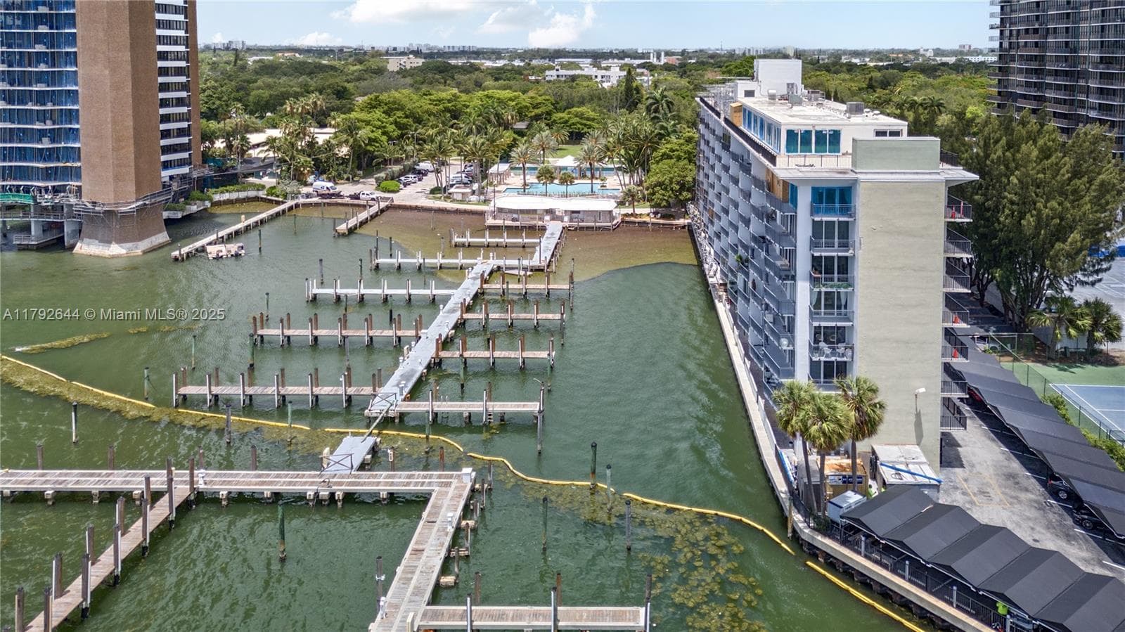 PALM BAY CONDO · #6E in Miami - Photo 3