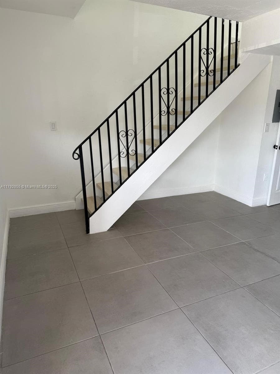 GREEN OAKS I CONDO · #2291 in Hialeah - Photo 2