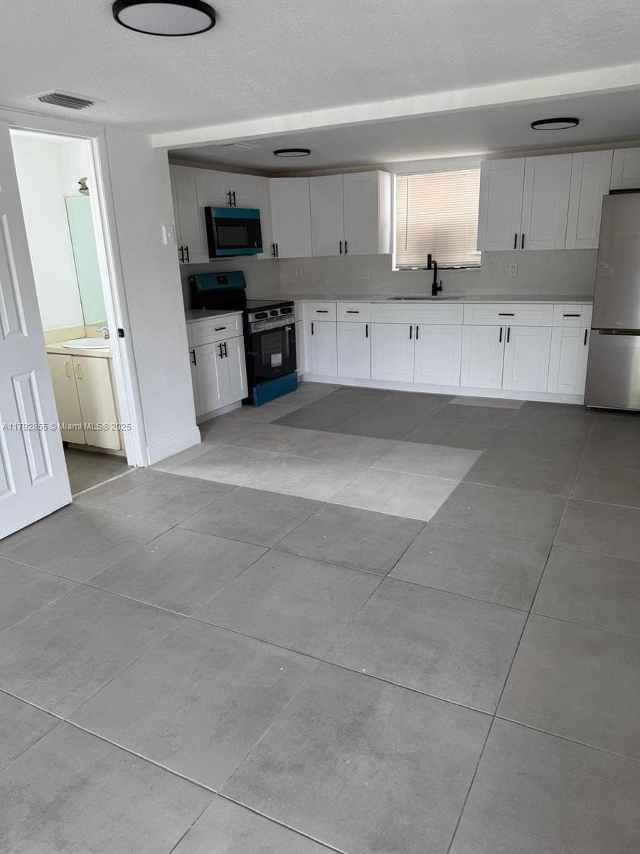 GREEN OAKS I CONDO · #2291 in Hialeah - Photo 3
