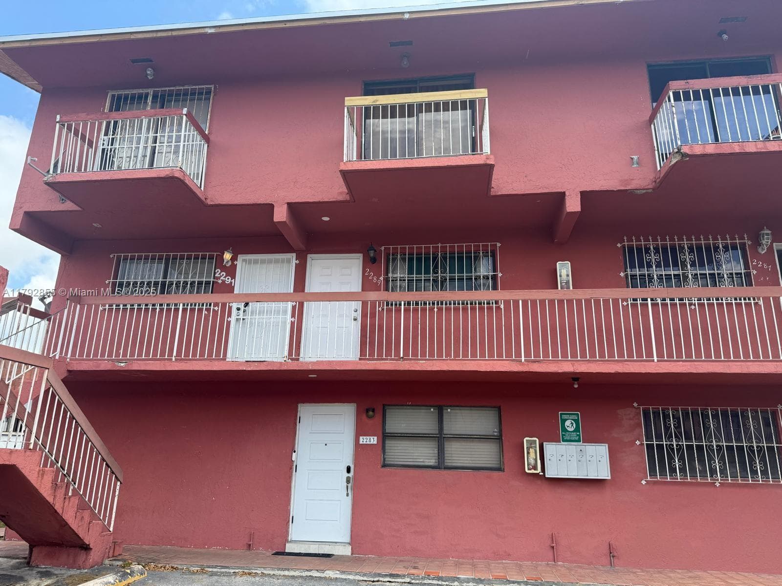 GREEN OAKS I CONDO · #2291 in Hialeah - Photo 10