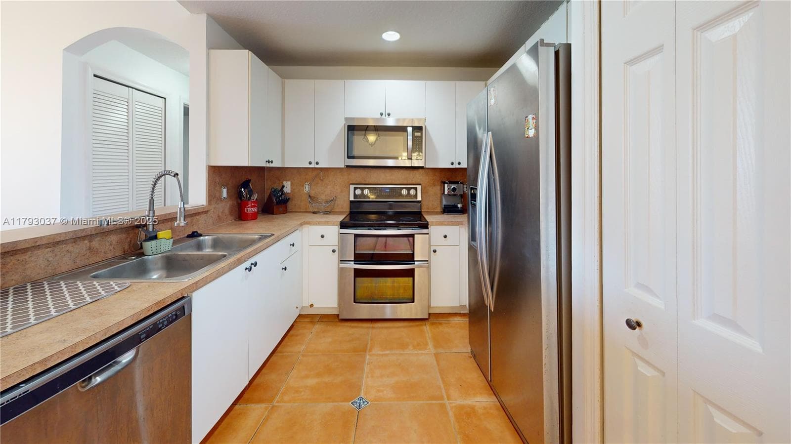 THE COURTS AT DORAL ISLES · #1637 in Doral - Photo 17