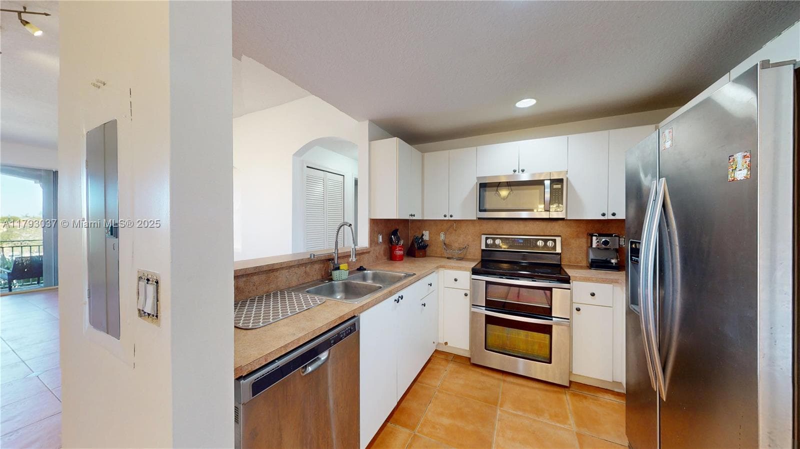THE COURTS AT DORAL ISLES · #1637 in Doral - Photo 16