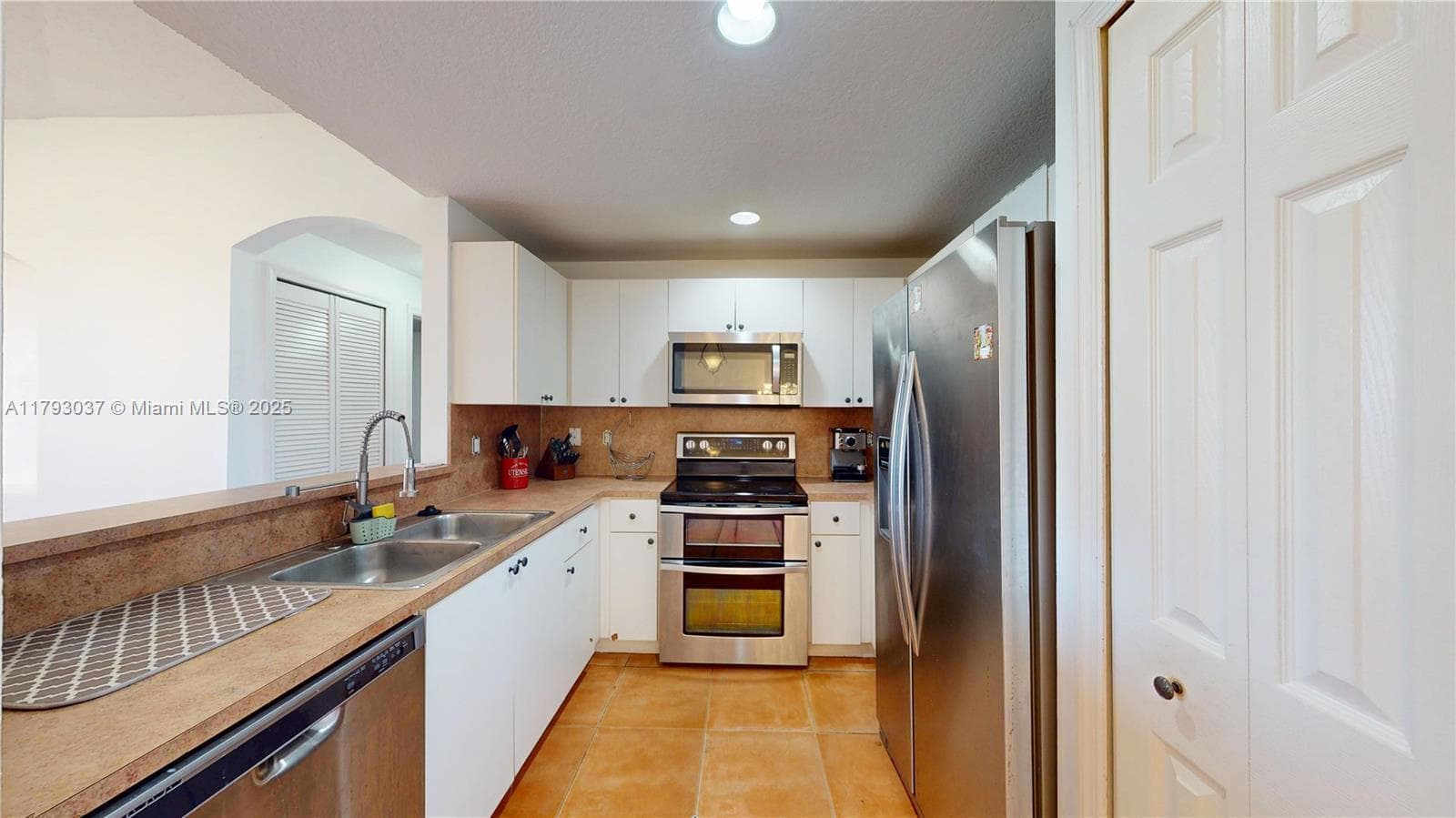 THE COURTS AT DORAL ISLES · #1637 in Doral - Photo 18