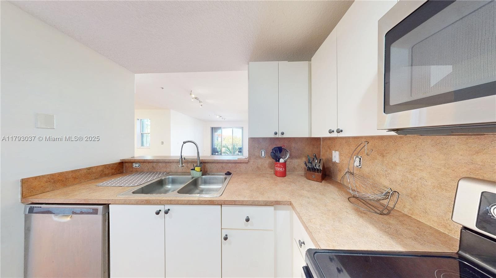 THE COURTS AT DORAL ISLES · #1637 in Doral - Photo 19