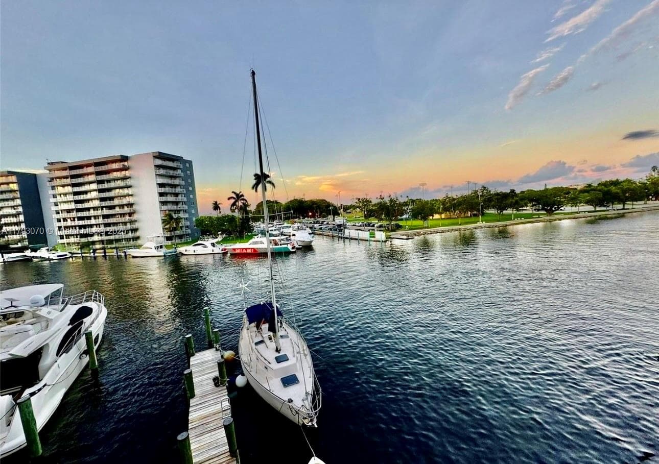 RIVER RUN SOUTH CONDO · #101 in Miami - Photo 8