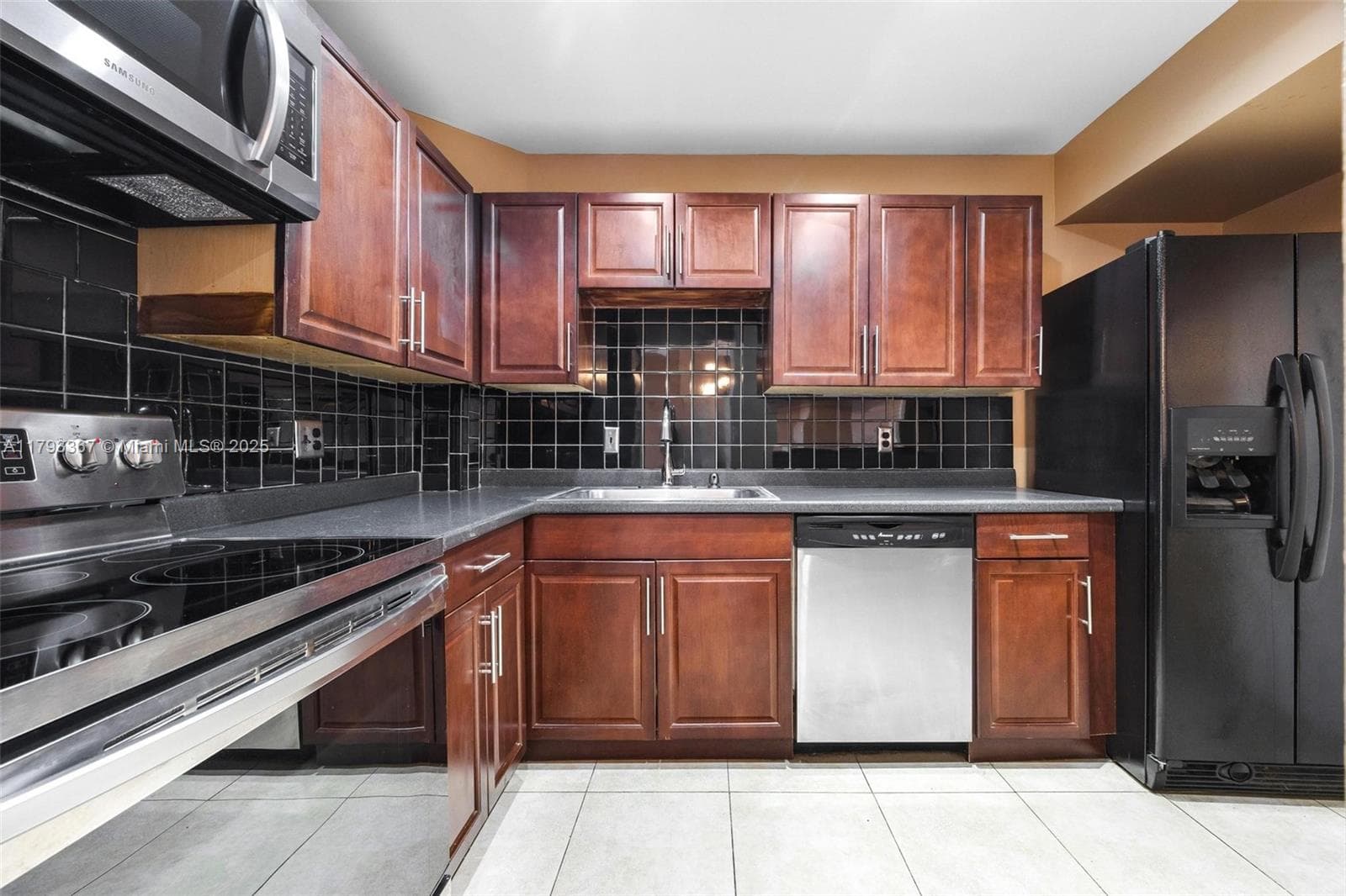 Hillcrest East · #1016 in Hollywood - Photo 2