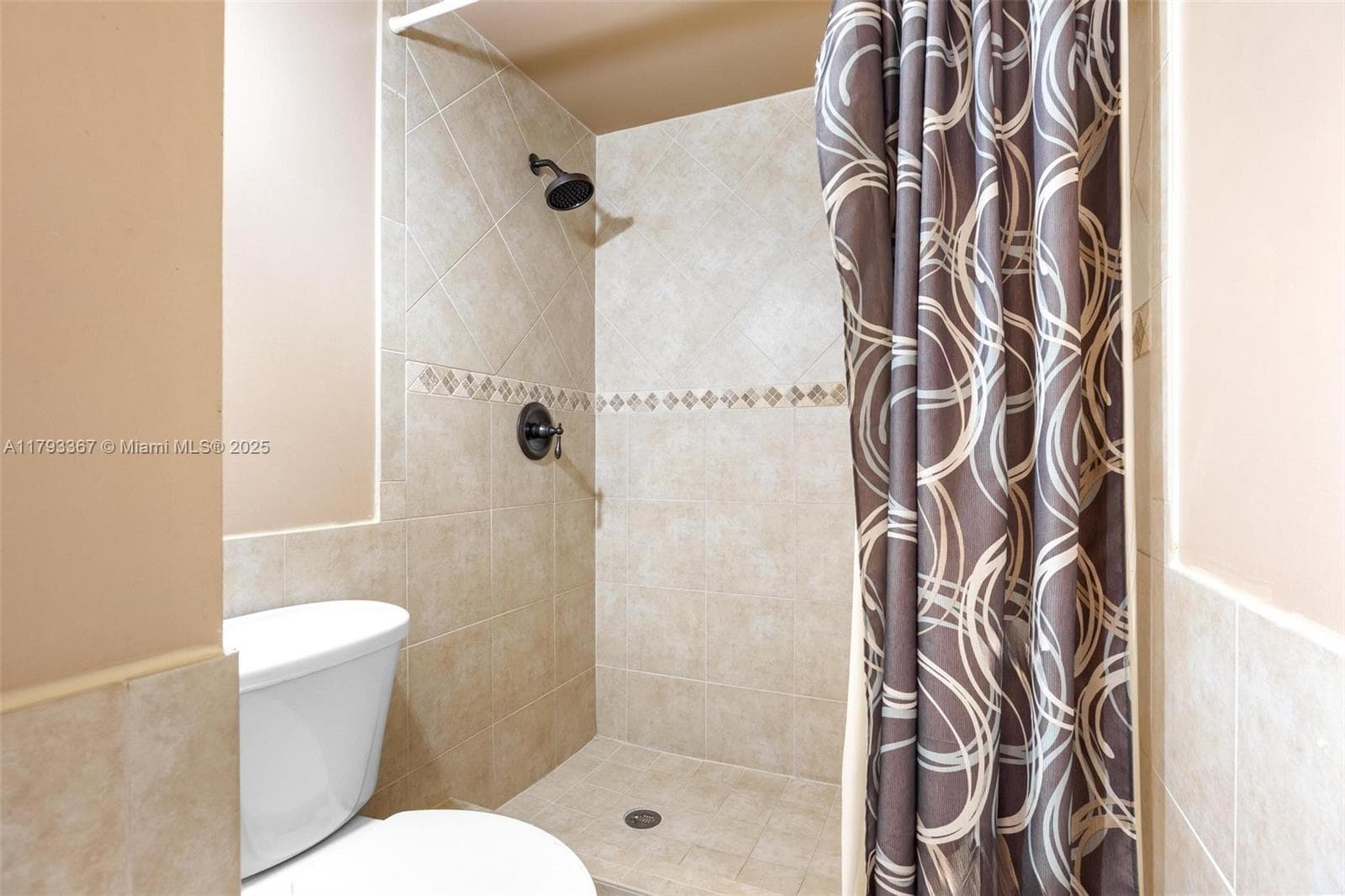 Hillcrest East · #1016 in Hollywood - Photo 13