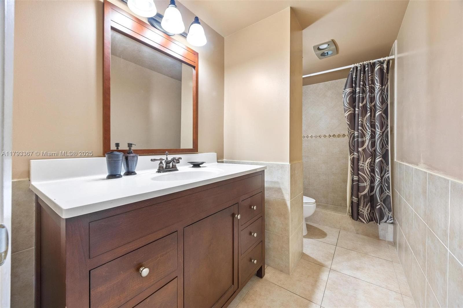 Hillcrest East · #1016 in Hollywood - Photo 3