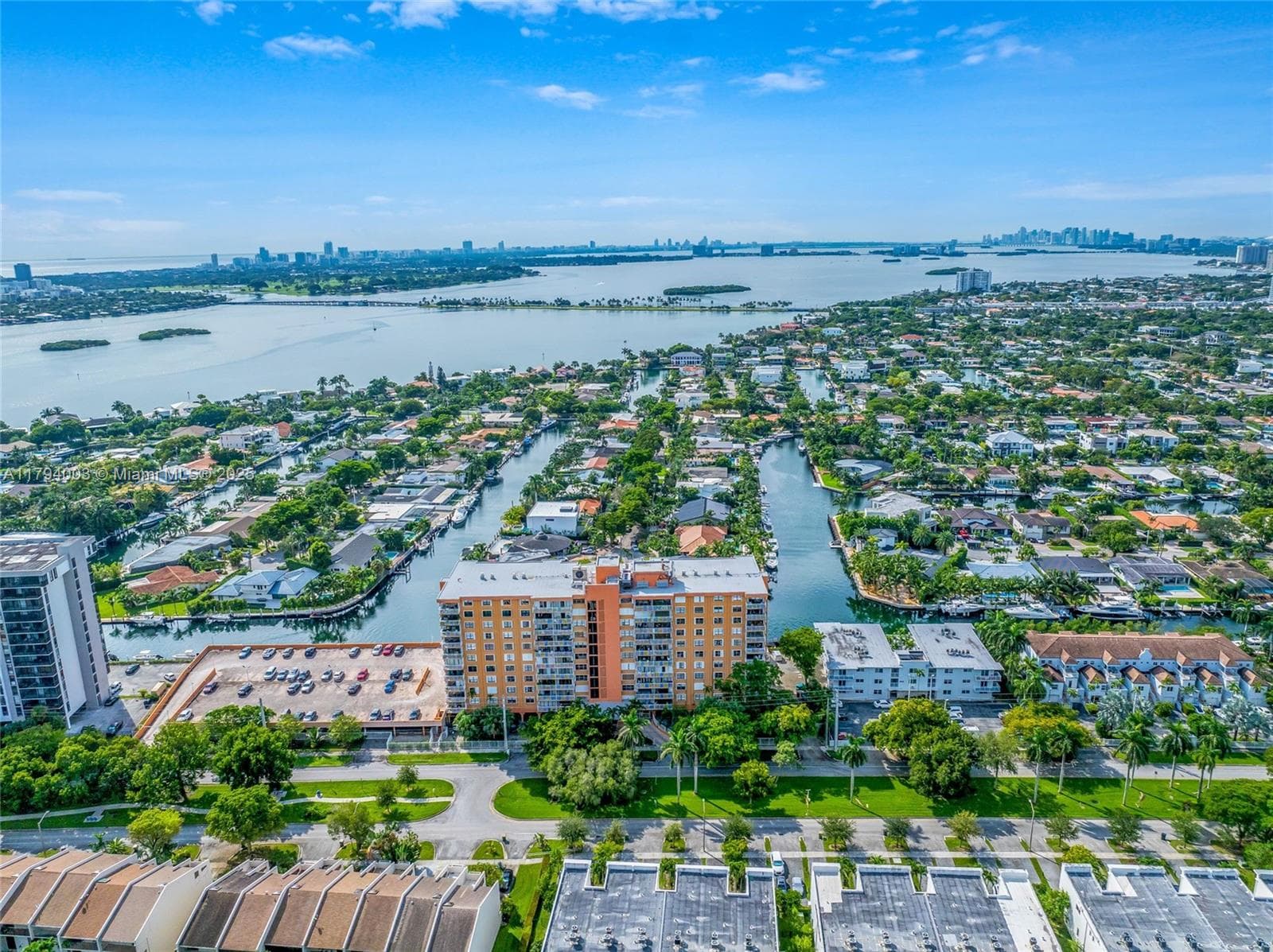 WATERSIDE TOWERS · #1006 in North Miami - Photo 42