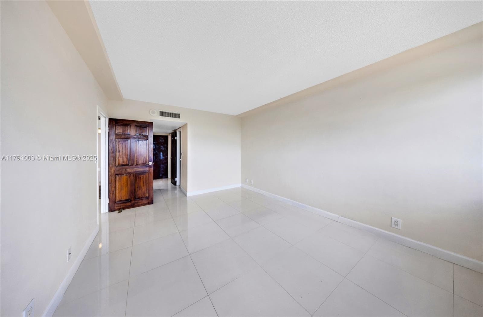 WATERSIDE TOWERS · #1006 in North Miami - Photo 17