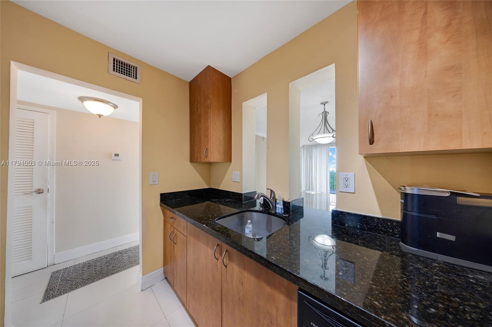 WATERSIDE TOWERS · #1006 in North Miami - Photo 16