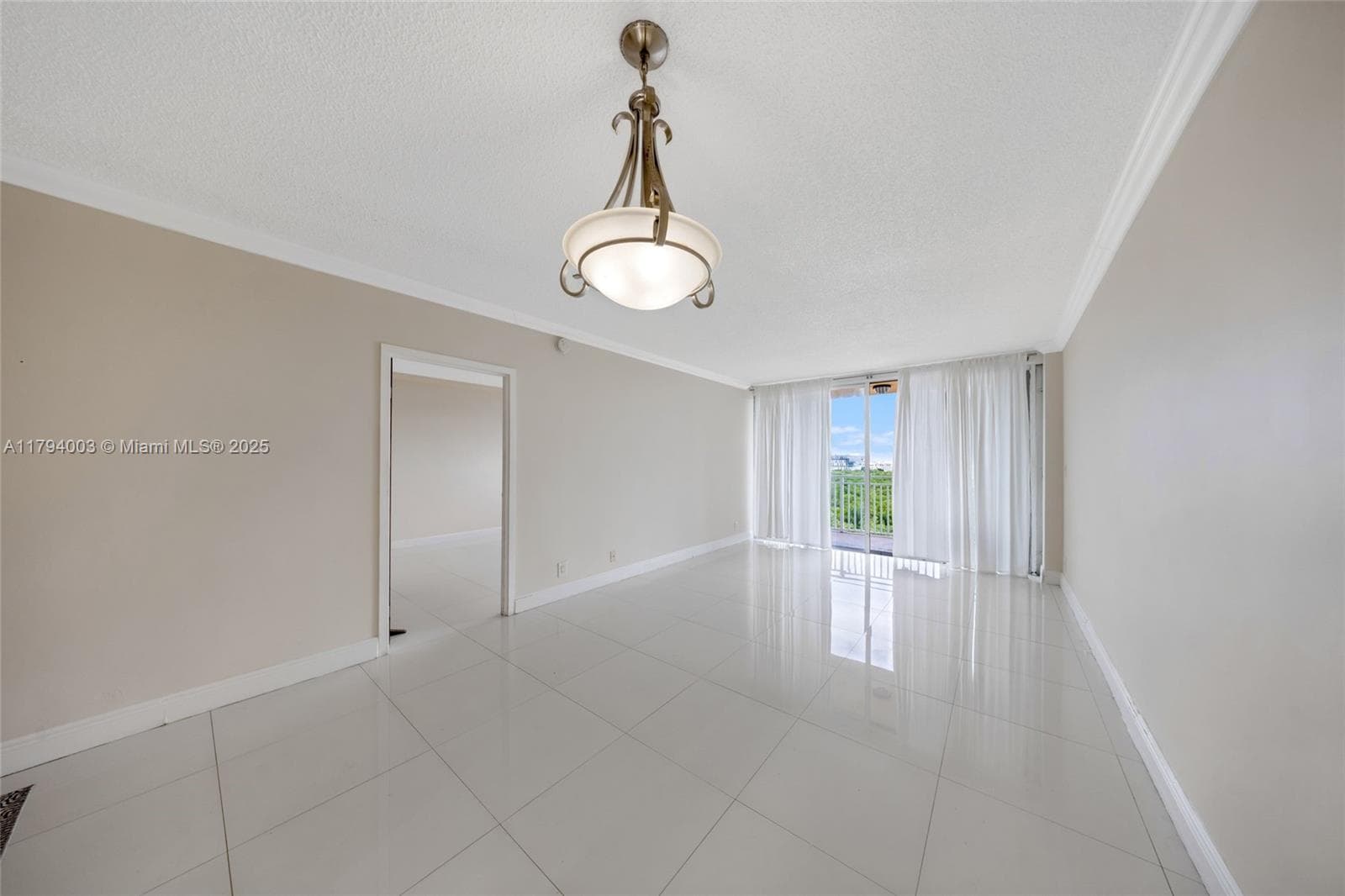 WATERSIDE TOWERS · #1006 in North Miami - Photo 7
