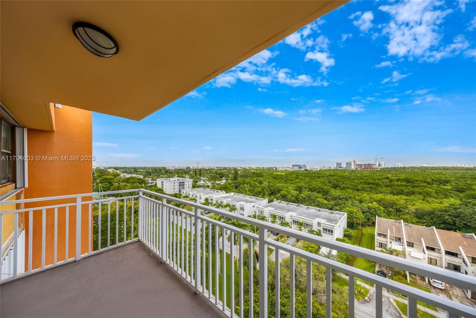 WATERSIDE TOWERS · #1006 in North Miami - Photo 9