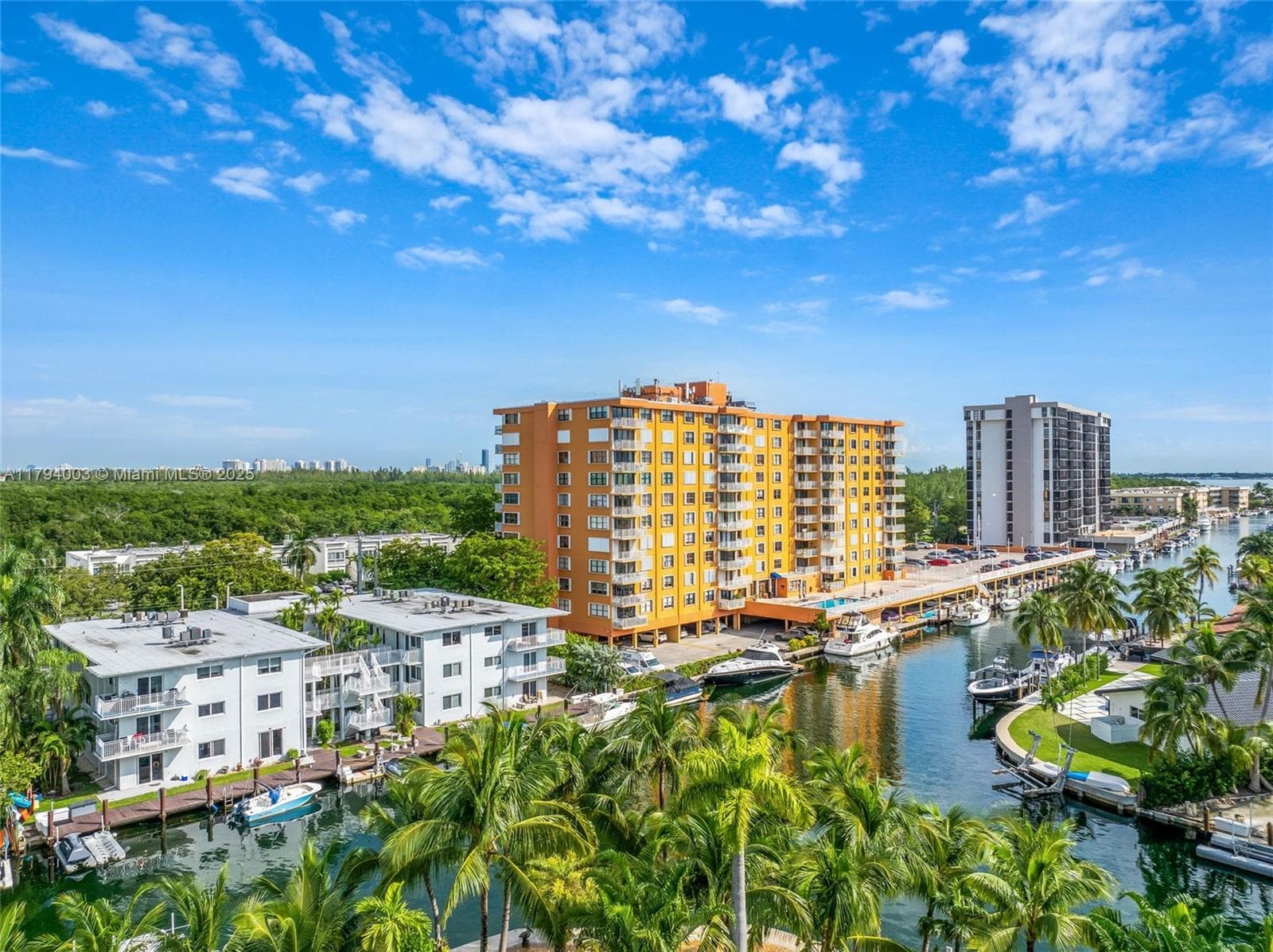 WATERSIDE TOWERS · #1006 in North Miami - Photo 38
