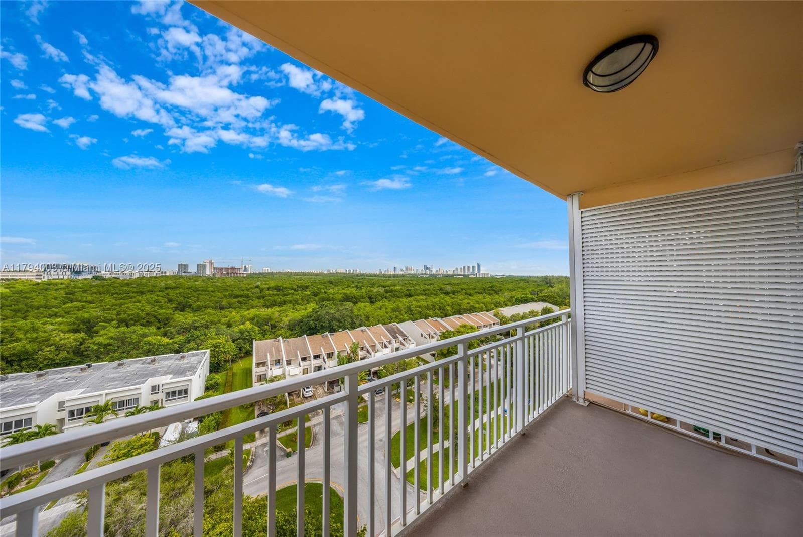 WATERSIDE TOWERS · #1006 in North Miami - Photo 10