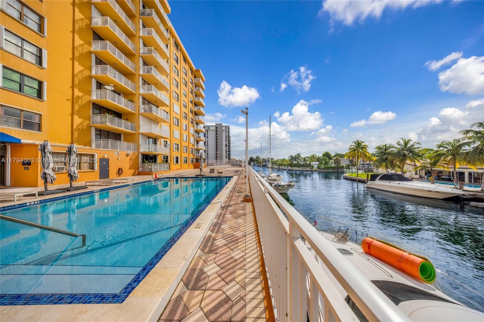 WATERSIDE TOWERS · #1006 in North Miami - Photo 25