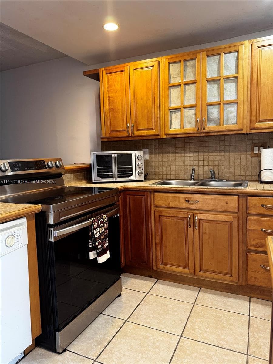 ENCLAVE AT THE PARK · #122 in Miami Gardens - Photo 2
