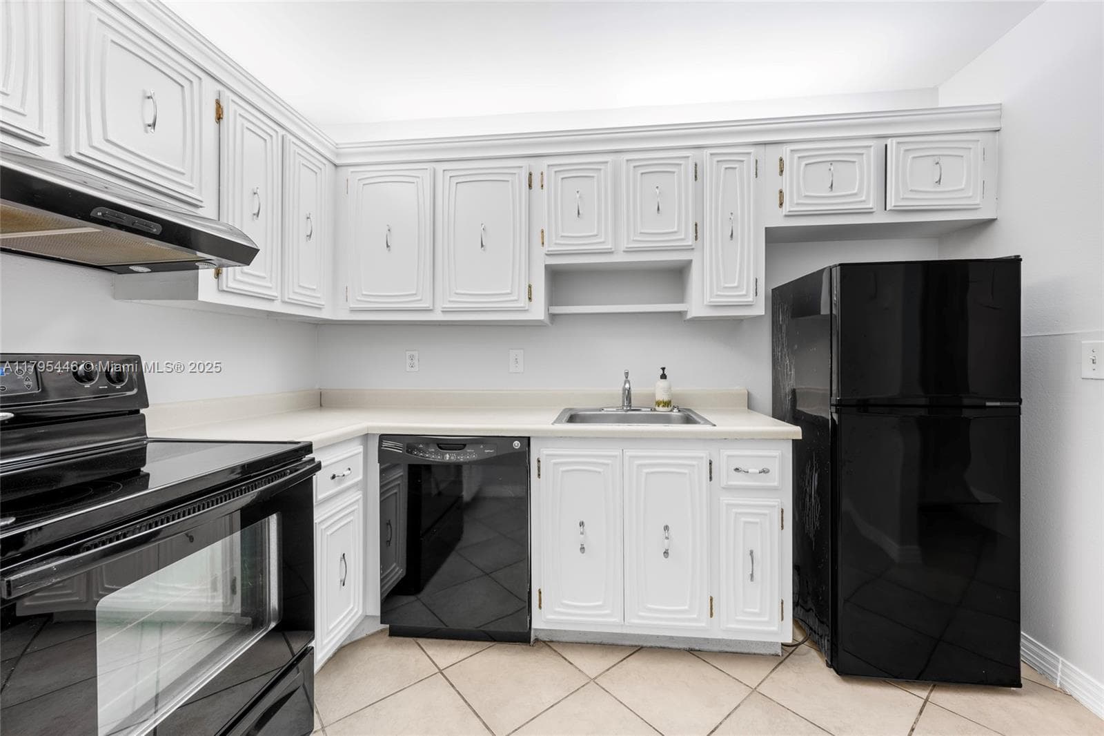 SOMERSET NO SIX CONDO · #104 in Lauderdale Lakes - Photo 3