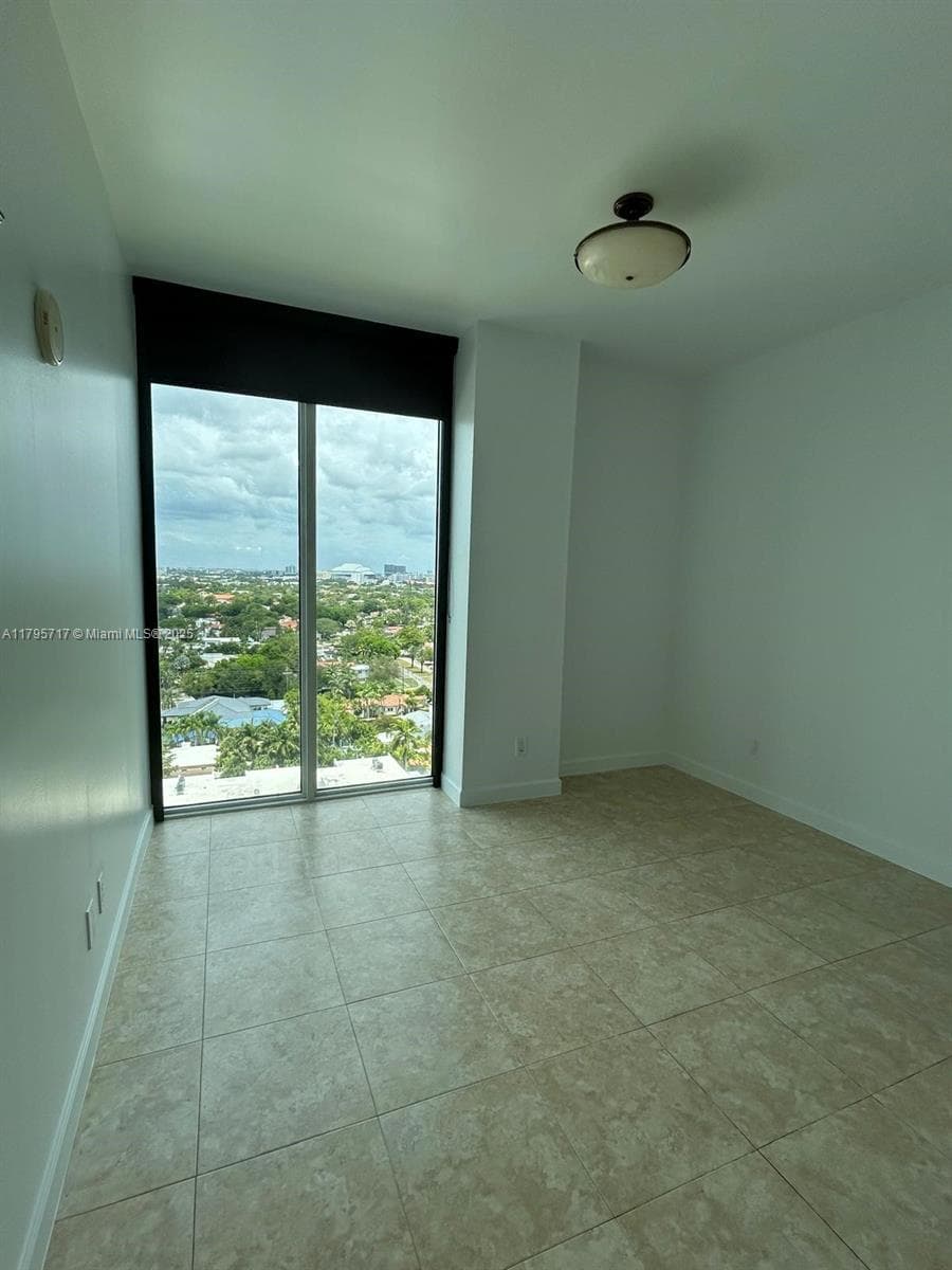 NORDICA · #1402 in Miami - Photo 20