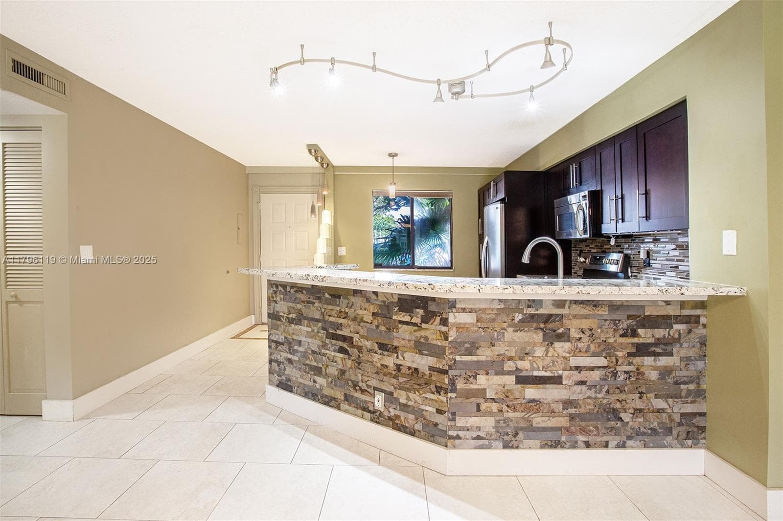 CYPRESS BEND CONDOMINIUM · #102 in Pompano Beach - Photo 23
