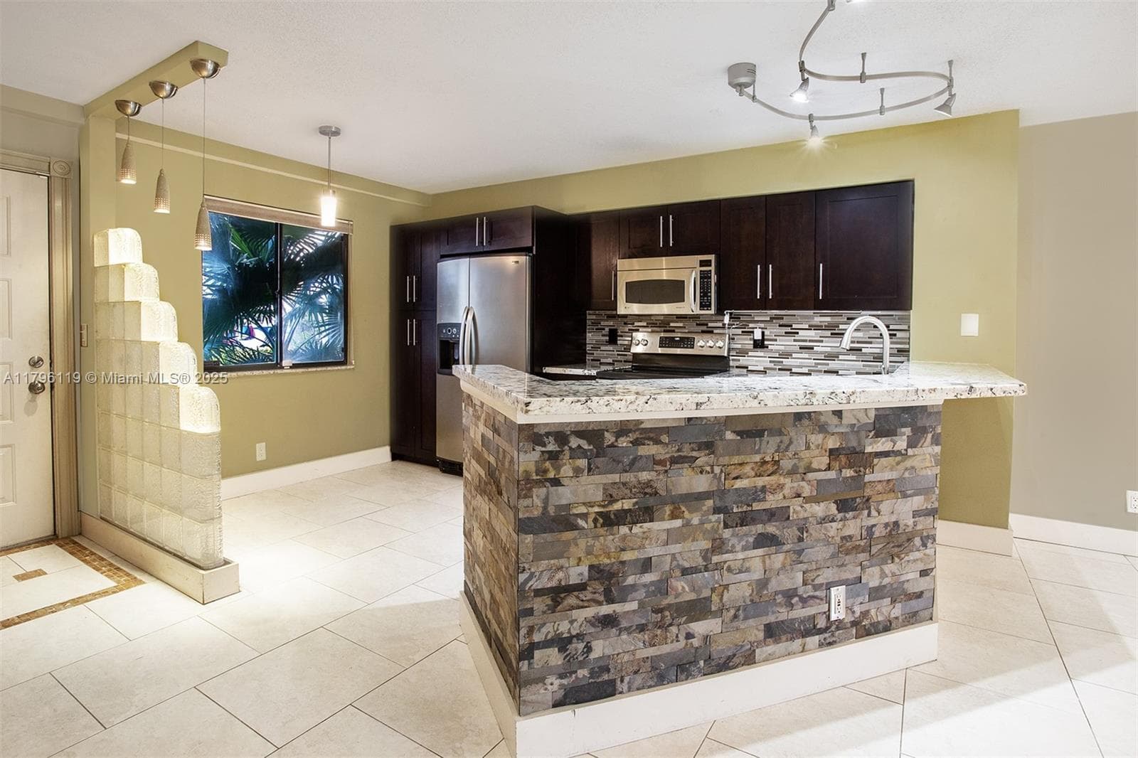 CYPRESS BEND CONDOMINIUM · #102 in Pompano Beach - Photo 6