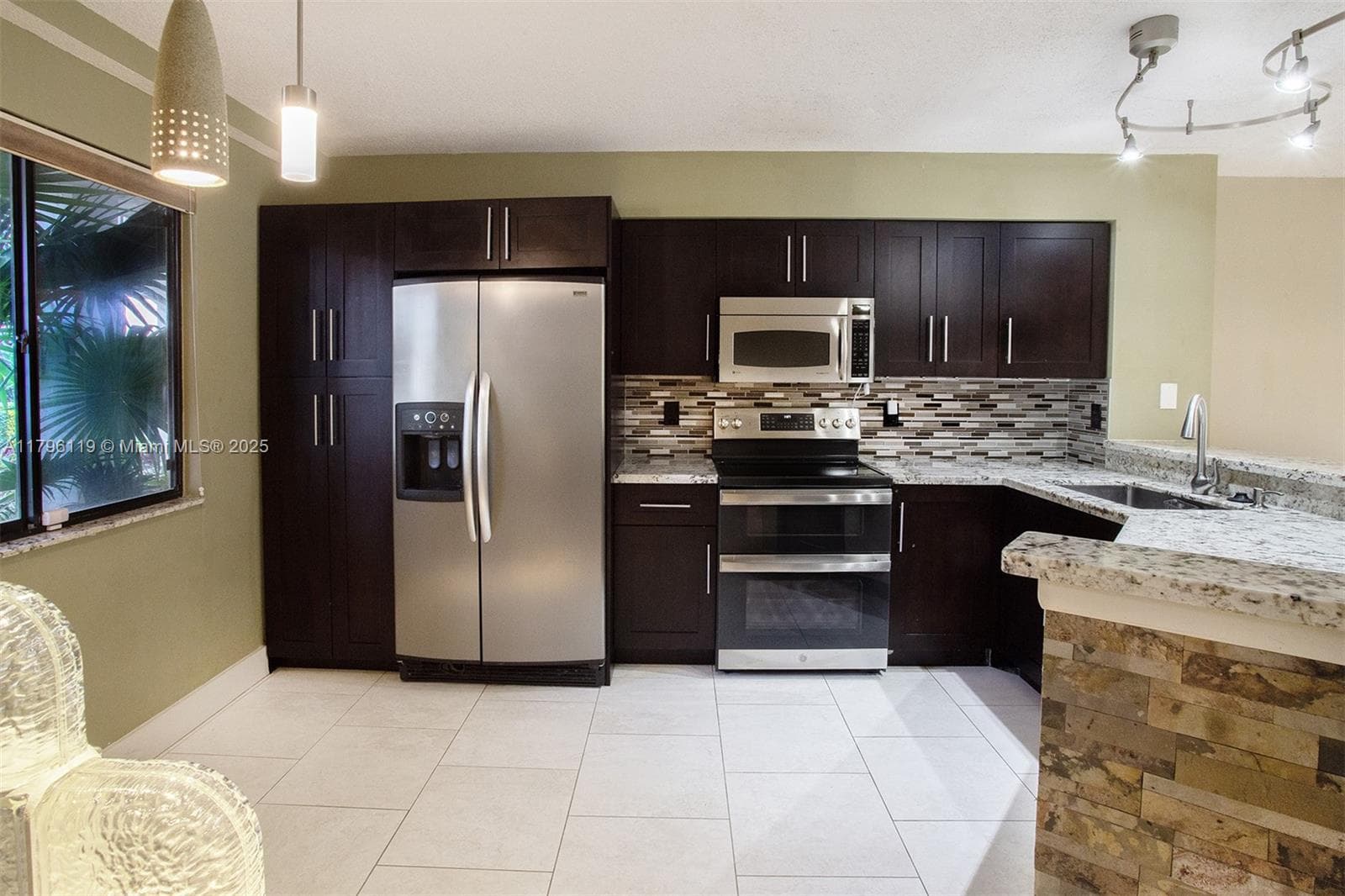 CYPRESS BEND CONDOMINIUM · #102 in Pompano Beach - Photo 3