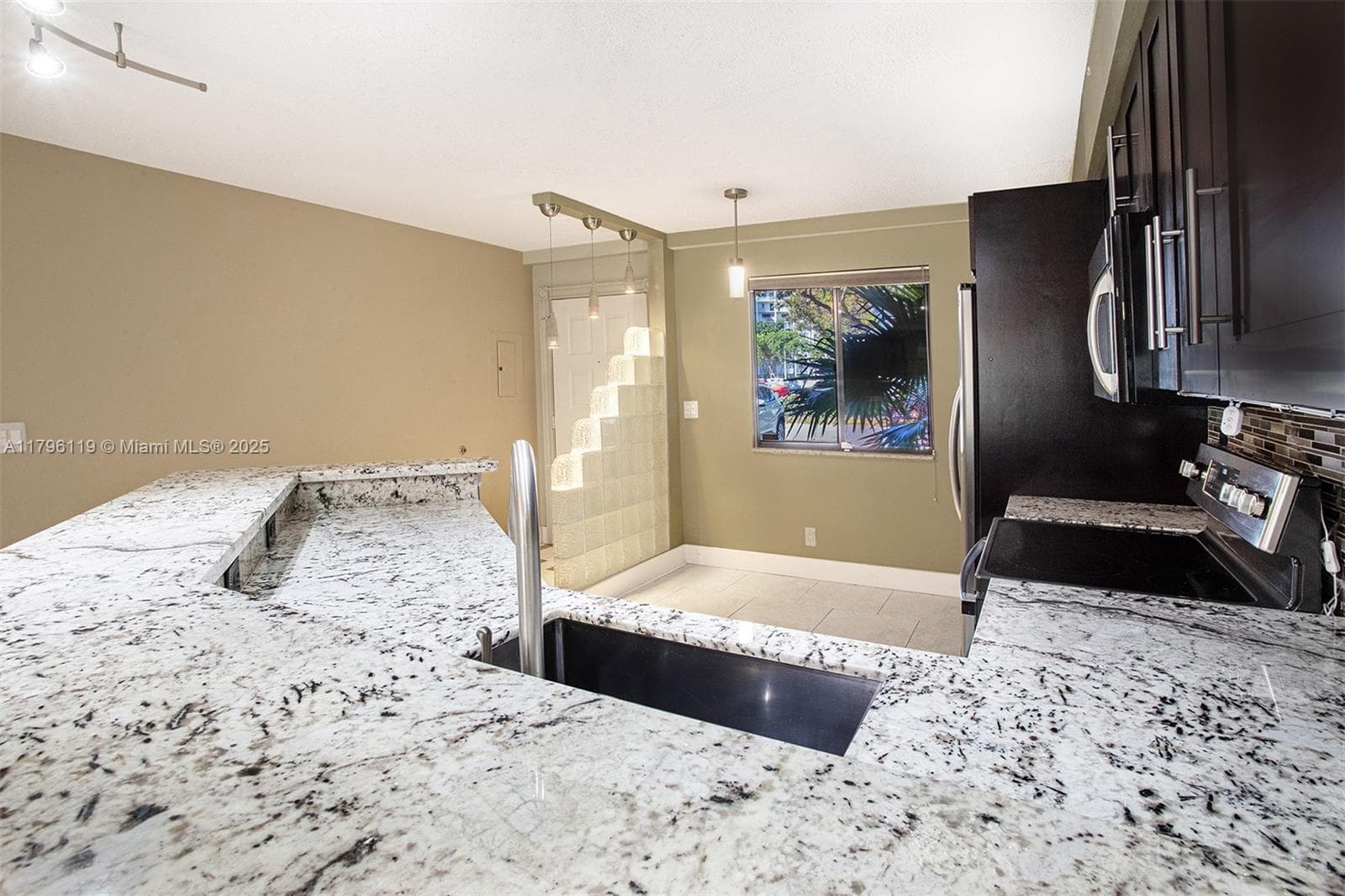 CYPRESS BEND CONDOMINIUM · #102 in Pompano Beach - Photo 4