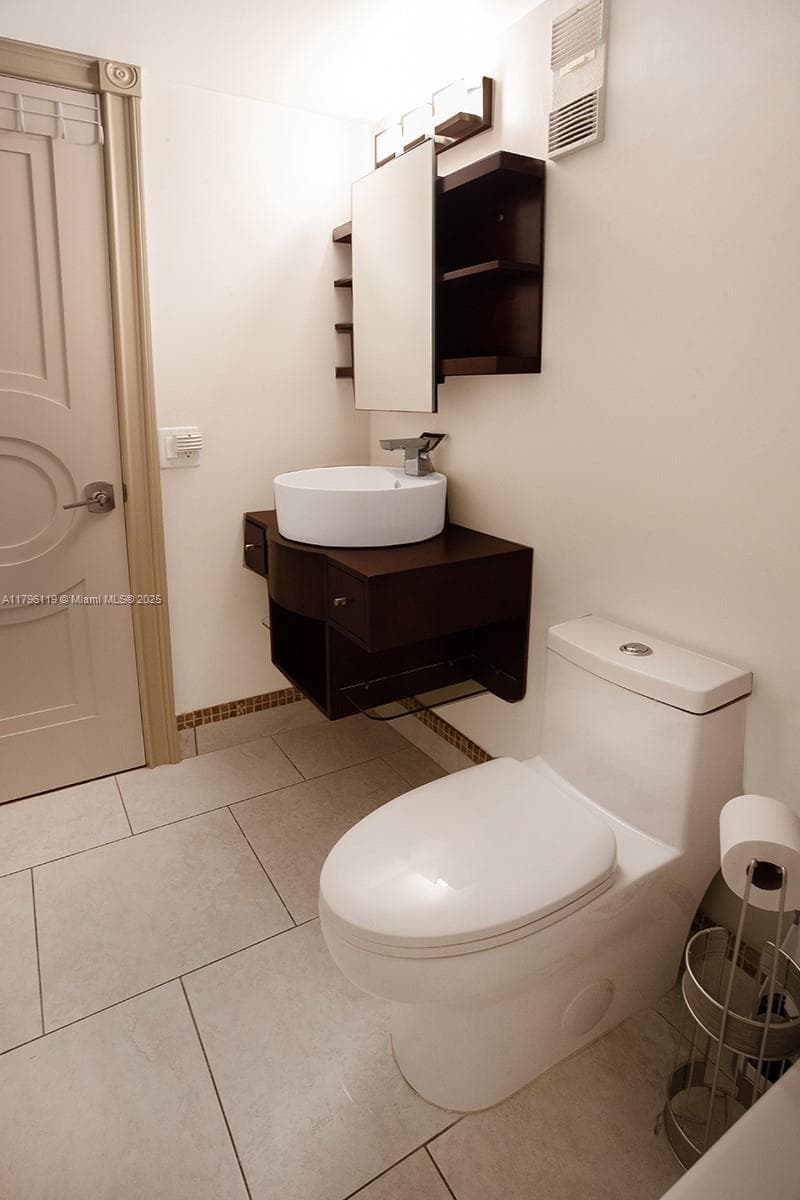 CYPRESS BEND CONDOMINIUM · #102 in Pompano Beach - Photo 25