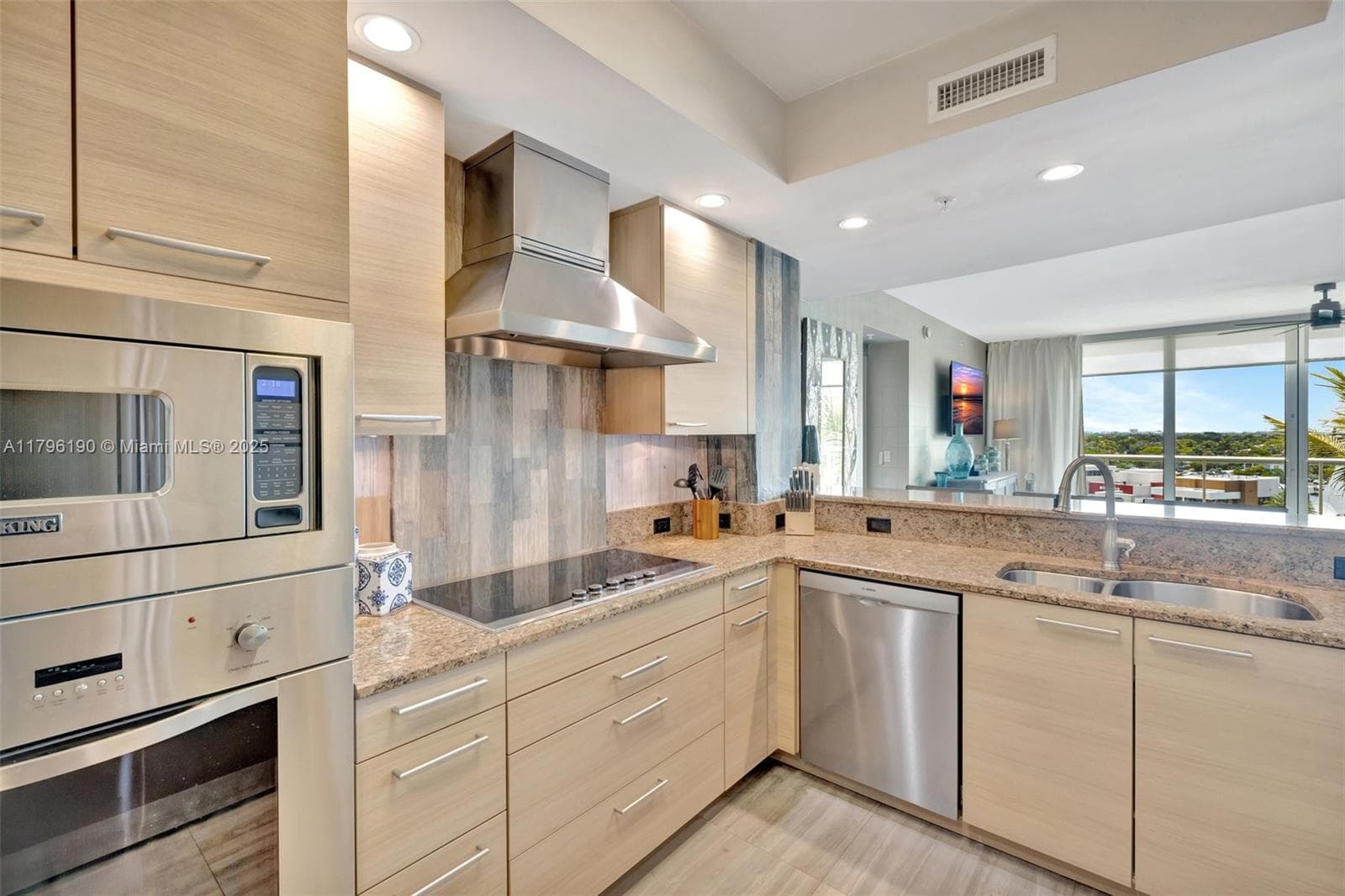 THE PLAZA AT OCEANSIDE · #514 in Pompano Beach - Photo 8