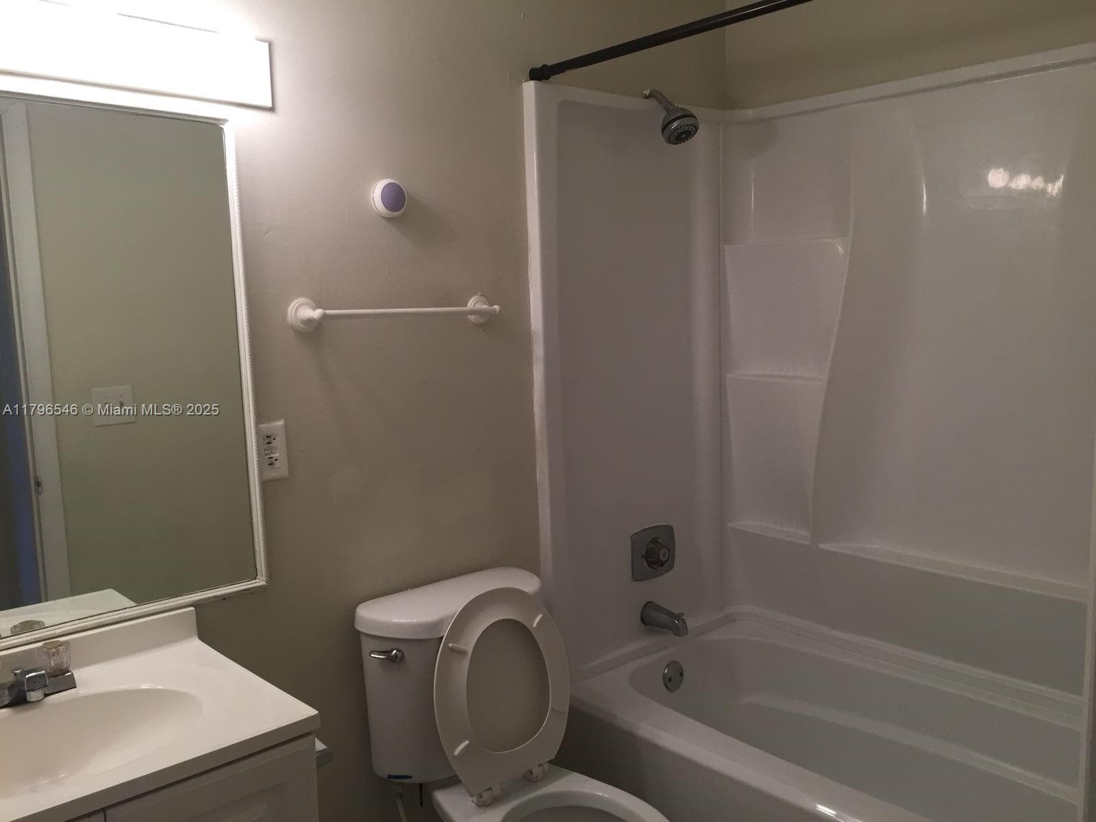 ROYAL POINCIANA CONDO · #211 in Pompano Beach - Photo 2