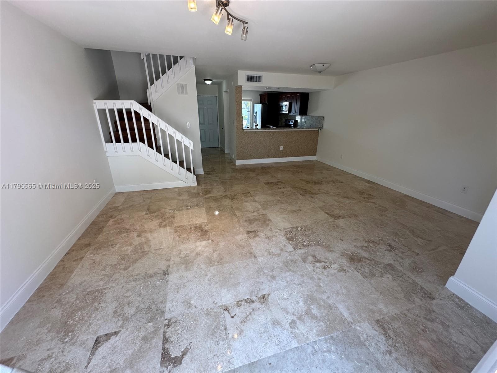 CRYSTAL LAKE in Deerfield Beach - Photo 4