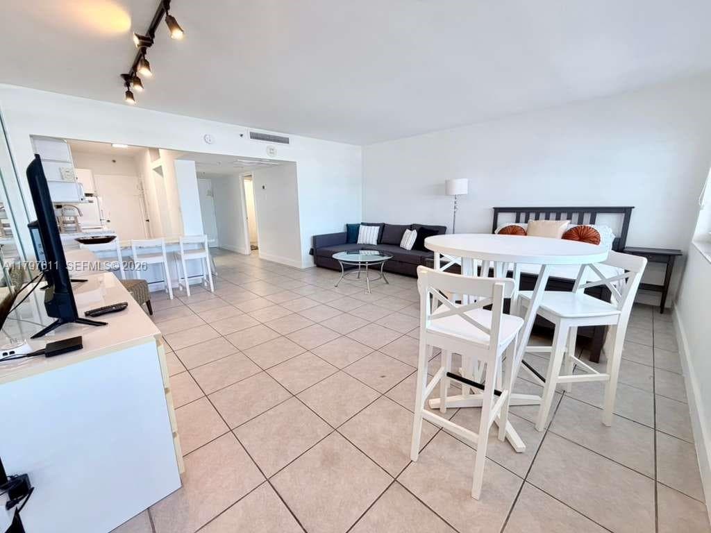 The Decoplage · #1220 in Miami Beach - Photo 2
