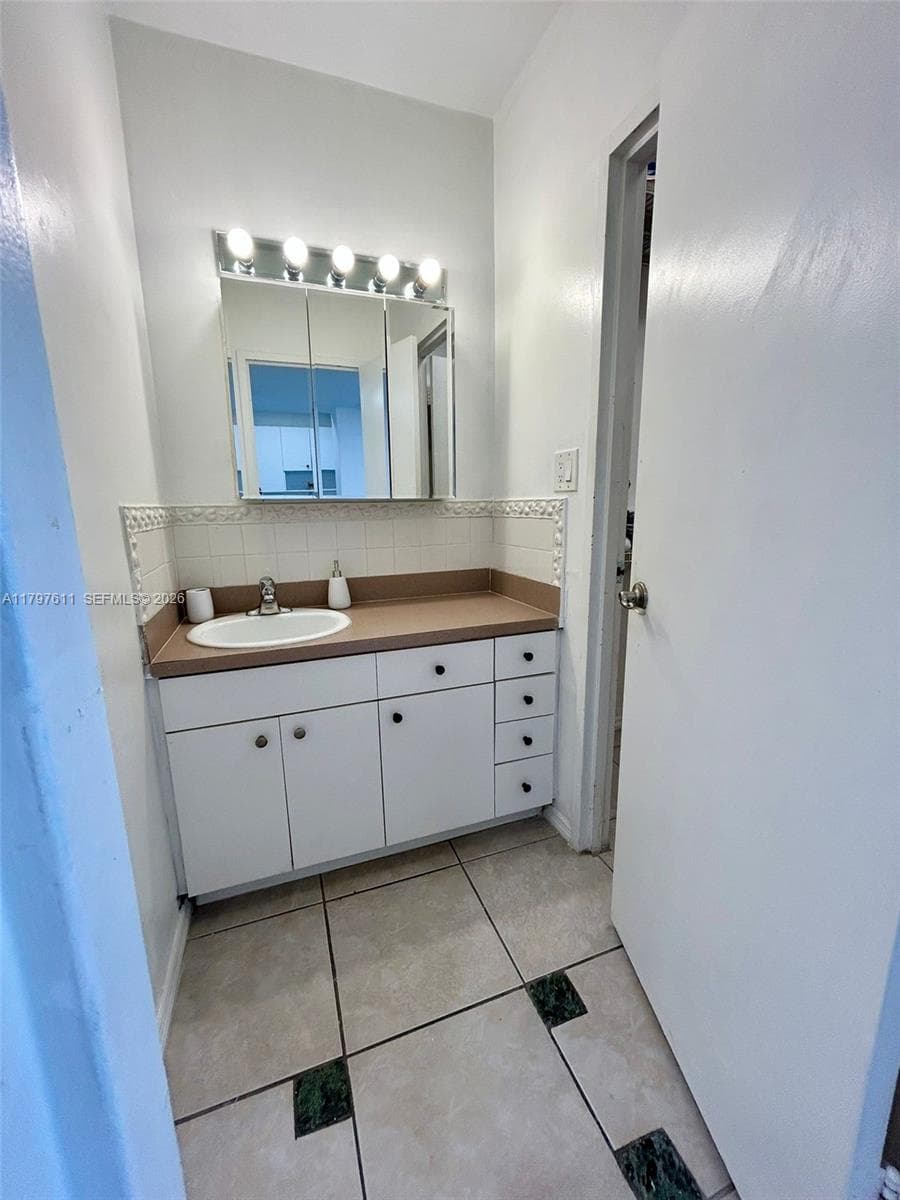 The Decoplage · #1220 in Miami Beach - Photo 7
