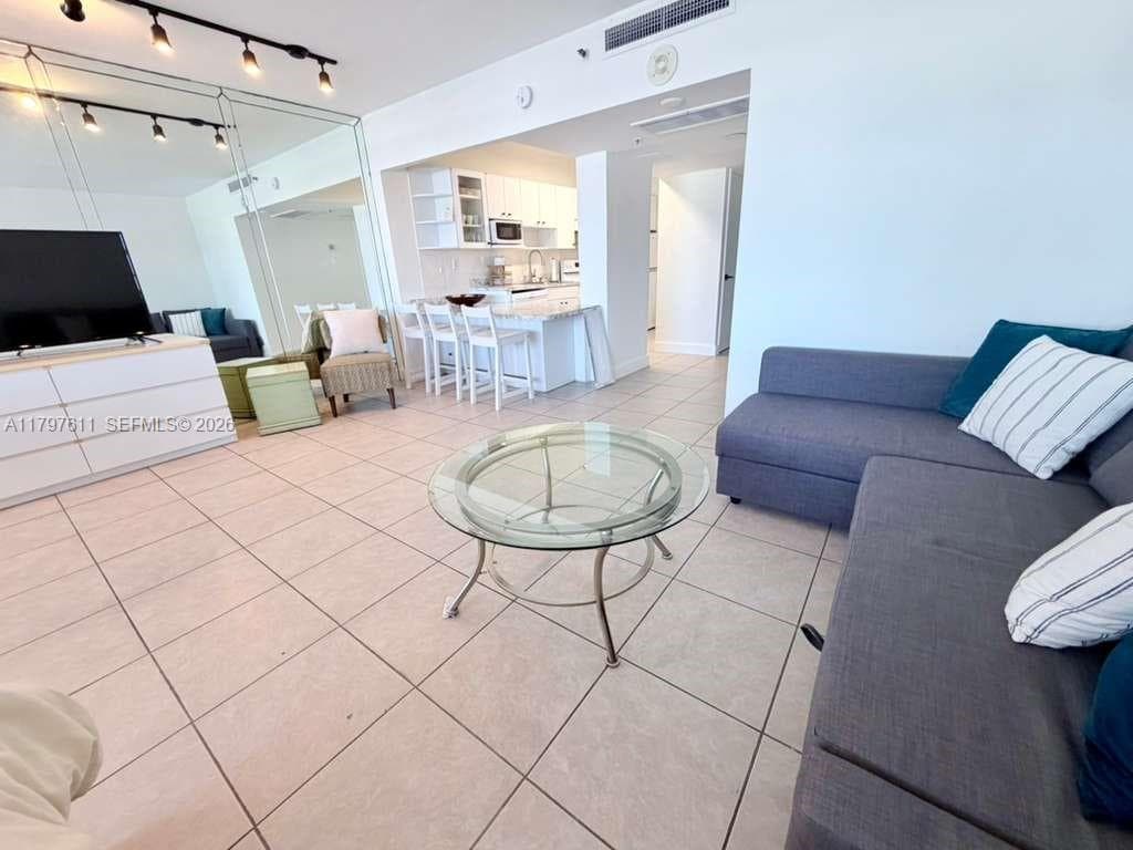 The Decoplage · #1220 in Miami Beach - Photo 3