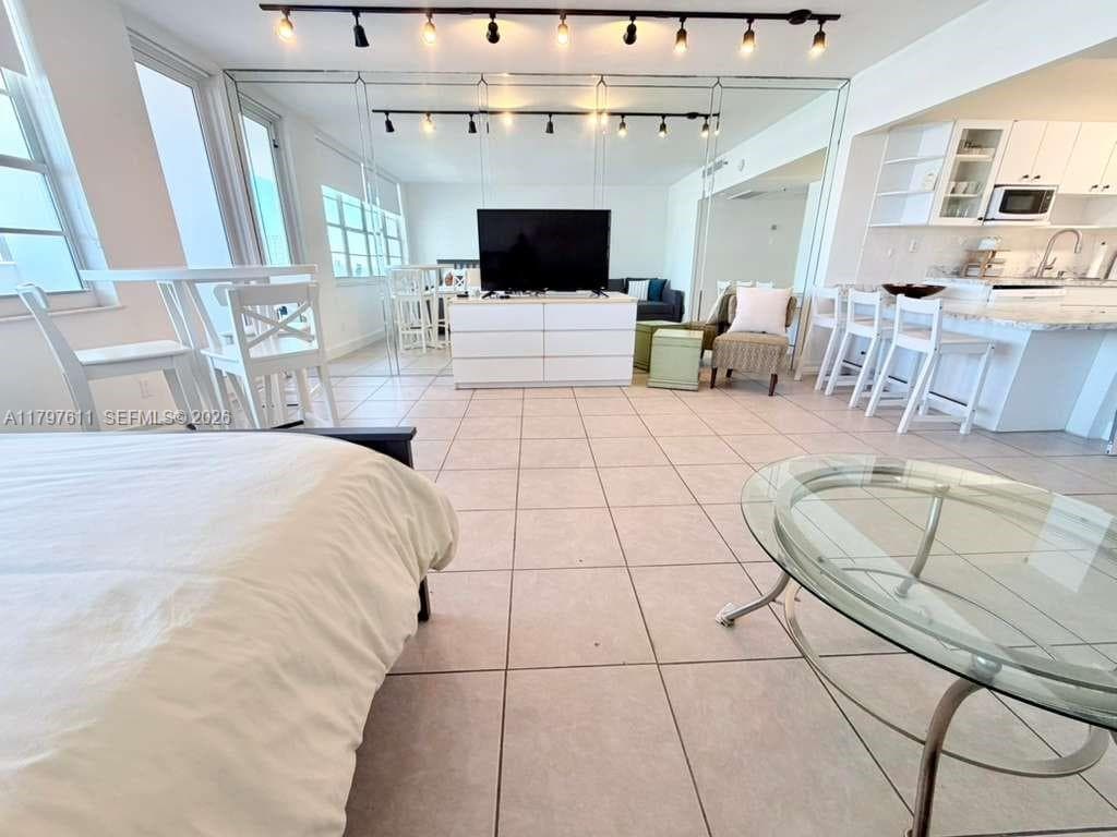 The Decoplage · #1220 in Miami Beach - Photo 4